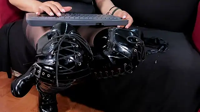 MissVioleta1 online show from April 23, 12:15 pm