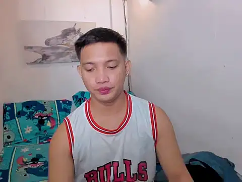 xSebastian19 online show from December 18, 6:30 am