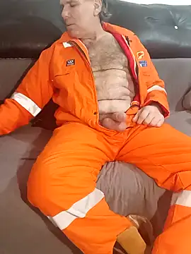 Snapshot of Saysomething3 chatting on February 11, 9:20 am Saysomething3 online show from February 11, 9:20 am