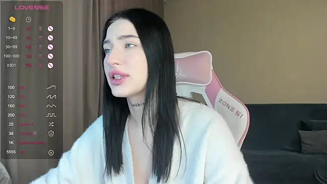 JenniferQueen11 online show from December 10, 8:19 am