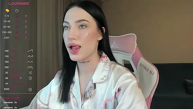 JenniferQueen11 online show from December 25, 10:48 pm