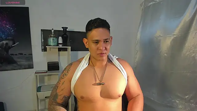 Colton Massif online show from December 5, 6:21 am