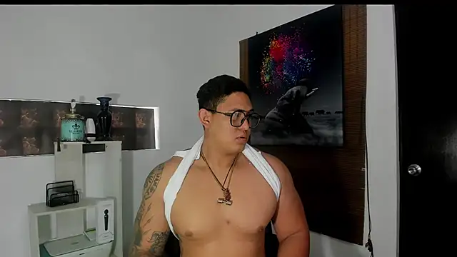 Colton Massif online show from January 25, 9:35 pm