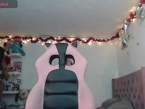 Snapshot of Harmonie_brown chatting on February 22, 3:56 am Harmonie brown online show from February 22, 3:56 am