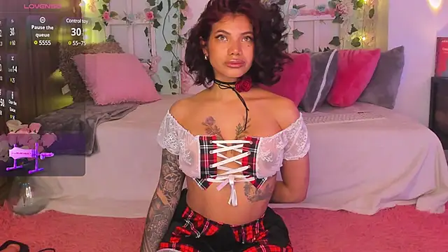 Snapshot of athena_samael69 chatting on January 10, 3:29 am athena samael69 online show from January 10, 3:29 am