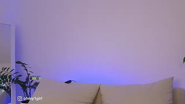 Fallinlove1 online show from December 3, 1:09 pm