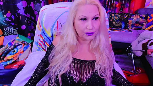 Snapshot of mature_lisa_naughty chatting on October 13, 8:31 pm mature lisa naughty online show from October 13, 8:31 pm