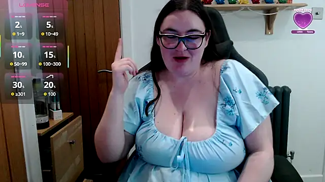 Snapshot of Rebecca_Summer chatting on April 11, 7:45 am Rebecca Summer online show from April 11, 7:45 am