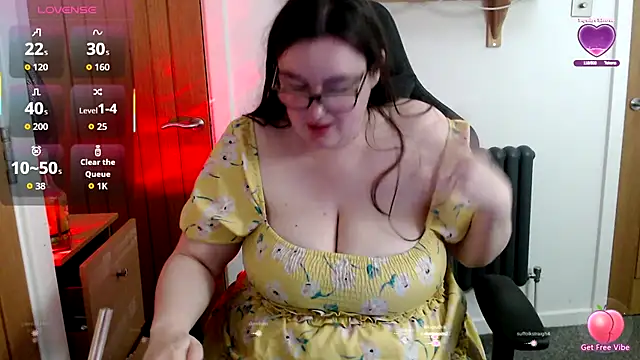 Snapshot of Rebecca_Summer chatting on May 8, 5:57 am Rebecca Summer online show from May 8, 5:57 am