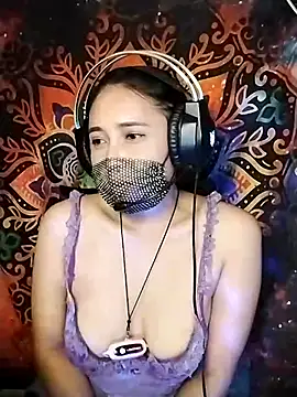 Snapshot of _Shimmerlyn_ chatting on March 11, 7:47 pm Shimmerlyn online show from March 11, 7:47 pm