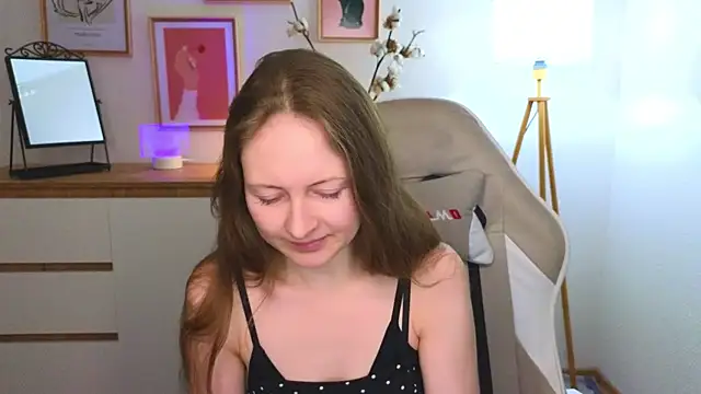 freya nilsson online show from December 10, 7:11 pm