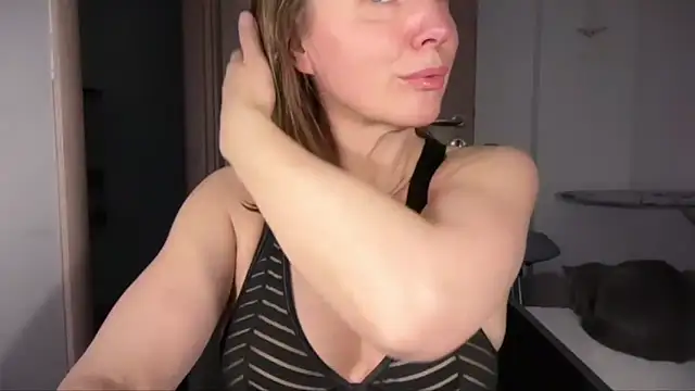 RachellAmazing online show from April 28, 6:24 pm