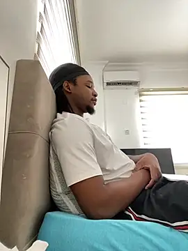 Snapshot of finefinance chatting on October 1, 5:24 am finefinance online show from October 1, 5:24 am