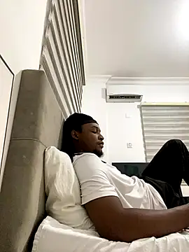 Snapshot of finefinance chatting on October 8, 7:00 pm finefinance online show from October 8, 7:00 pm