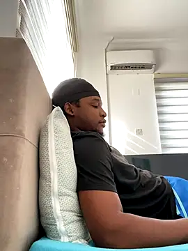 Snapshot of finefinance chatting on October 12, 5:50 am finefinance online show from October 12, 5:50 am