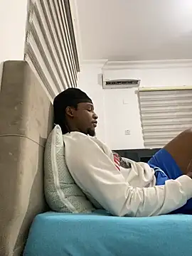 Snapshot of finefinance chatting on October 16, 7:48 pm finefinance online show from October 16, 7:48 pm