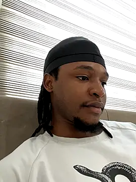 Snapshot of finefinance chatting on October 25, 5:04 am finefinance online show from October 25, 5:04 am