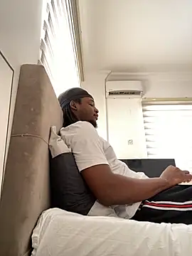 Snapshot of finefinance chatting on October 30, 6:15 am finefinance online show from October 30, 6:15 am