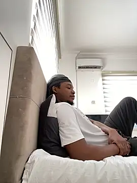 Snapshot of finefinance chatting on October 31, 6:25 am finefinance online show from October 31, 6:25 am