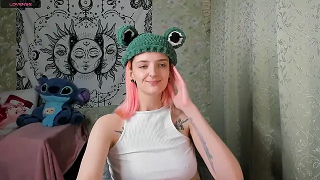 Snapshot of Cutie_Adelia chatting on January 4, 12:59 pm Cutie Adelia online show from January 4, 12:59 pm