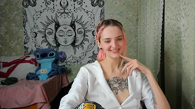 Snapshot of Cutie_Adelia chatting on January 16, 4:07 pm Cutie Adelia online show from January 16, 4:07 pm