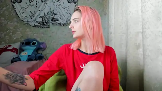 Snapshot of Cutie_Adelia chatting on January 20, 9:35 am Cutie Adelia online show from January 20, 9:35 am