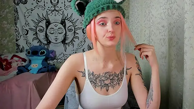 Snapshot of Cutie_Adelia chatting on February 4, 10:43 am Cutie Adelia online show from February 4, 10:43 am