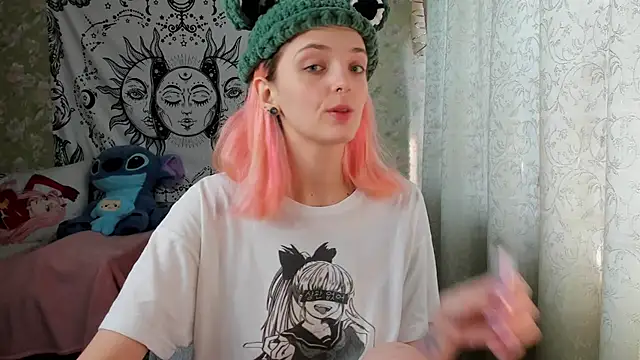 Snapshot of Cutie_Adelia chatting on February 6, 8:18 am Cutie Adelia online show from February 6, 8:18 am