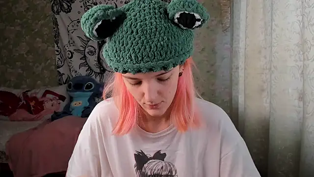 Snapshot of Cutie_Adelia chatting on February 8, 10:39 am Cutie Adelia online show from February 8, 10:39 am