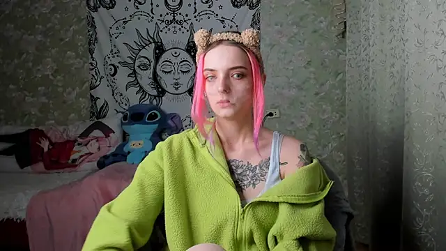 Snapshot of Cutie_Adelia chatting on March 6, 12:30 pm Cutie Adelia online show from March 6, 12:30 pm