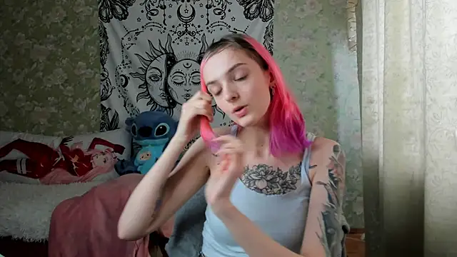 Snapshot of Cutie_Adelia chatting on March 10, 10:15 am Cutie Adelia online show from March 10, 10:15 am