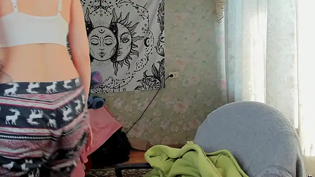 Snapshot of Cutie_Adelia chatting on March 16, 9:05 am Cutie Adelia online show from March 16, 9:05 am