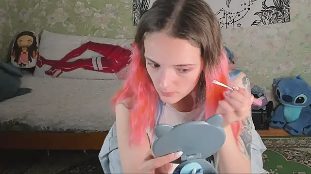 Snapshot of Cutie_Adelia chatting on October 17, 1:03 pm Cutie Adelia online show from October 17, 1:03 pm