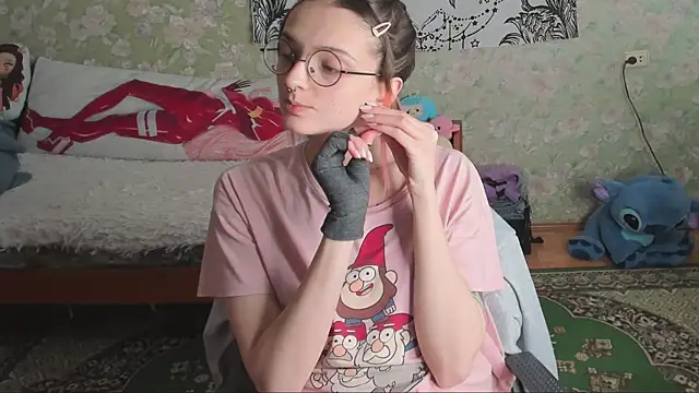 Snapshot of Cutie_Adelia chatting on October 27, 7:45 am Cutie Adelia online show from October 27, 7:45 am