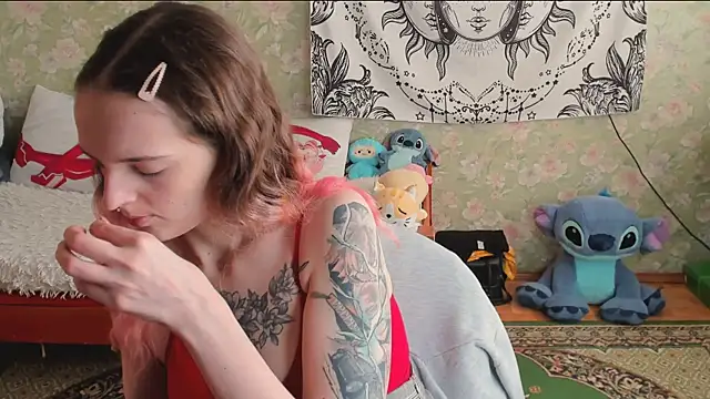 Snapshot of Cutie_Adelia chatting on April 27, 12:03 pm Cutie Adelia online show from April 27, 12:03 pm