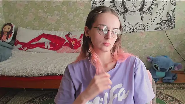 Snapshot of Cutie_Adelia chatting on May 2, 11:26 am Cutie Adelia online show from May 2, 11:26 am