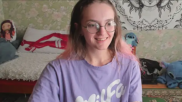 Snapshot of Cutie_Adelia chatting on May 5, 11:07 am Cutie Adelia online show from May 5, 11:07 am