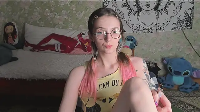 Snapshot of Cutie_Adelia chatting on May 6, 2:00 pm Cutie Adelia online show from May 6, 2:00 pm