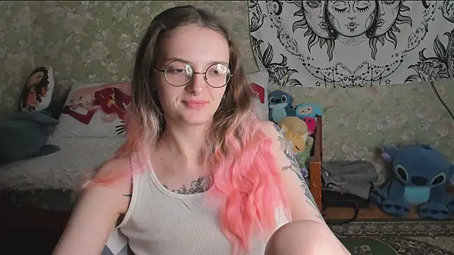 Snapshot of Cutie_Adelia chatting on May 10, 5:56 am Cutie Adelia online show from May 10, 5:56 am