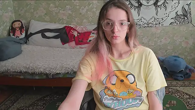 Snapshot of Cutie_Adelia chatting on May 15, 10:33 am Cutie Adelia online show from May 15, 10:33 am