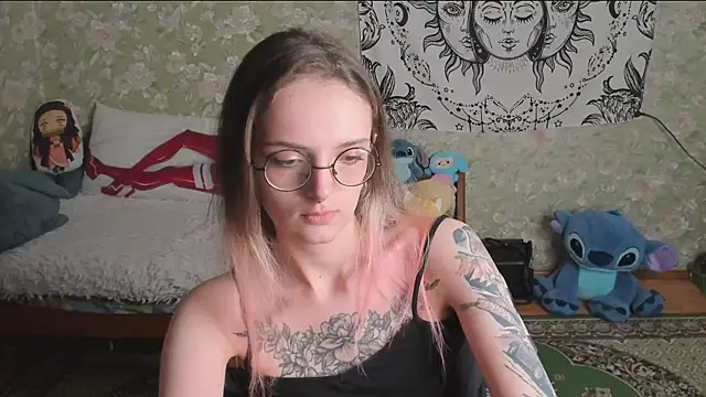 Snapshot of Cutie_Adelia chatting on May 20, 4:35 pm Cutie Adelia online show from May 20, 4:35 pm