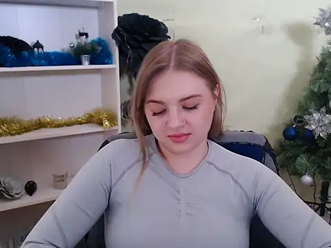 CrazyGloria online show from January 17, 9:49 am