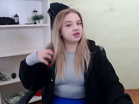 CrazyGloria online show from February 7, 6:03 am