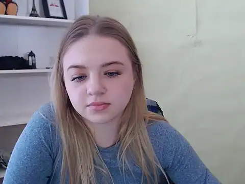CrazyGloria online show from February 8, 9:24 am