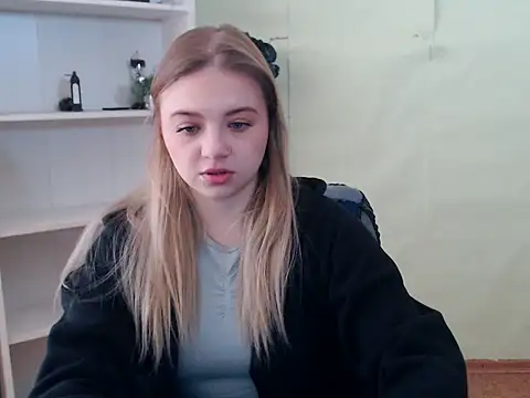CrazyGloria online show from February 21, 6:40 am