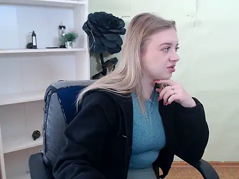 CrazyGloria online show from February 22, 6:28 am