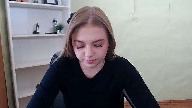 CrazyGloria online show from February 24, 9:43 am