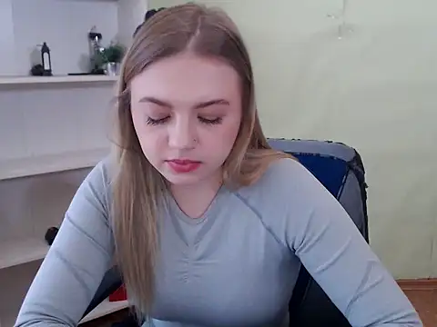 CrazyGloria online show from March 21, 9:34 am