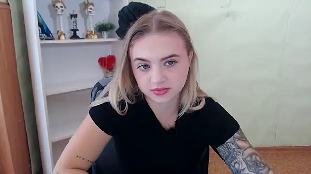 CrazyGloria online show from September 19, 5:31 am