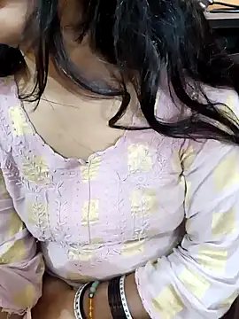 Snapshot of Diya_143 chatting on February 7, 7:29 am Diya 143 online show from February 7, 7:29 am
